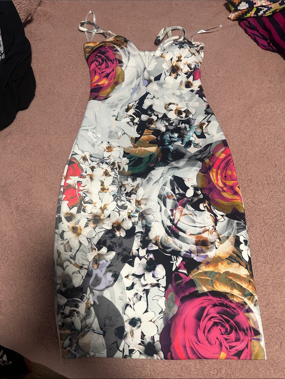 bebe Floral Bodycon Mini Dress in White, Pink, Gold, Black